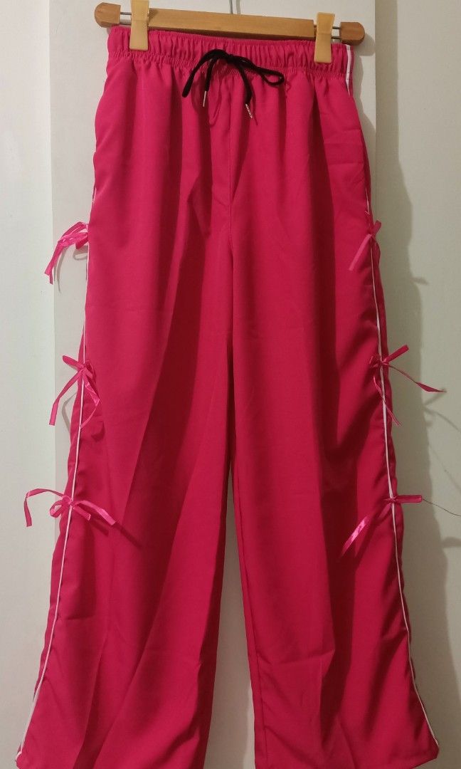 Baggy fit, effortless cool. (Category: Other Bottoms) located in Pasig City. Submitted by roa.renaflor (Listing ID 1462297239, Image 3). Description: Comfort over everything.💯 SUPER SALE!!!!.