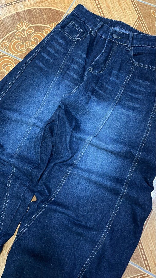 Baggy pants wash (Category: Jeans) located in Manila. Submitted by erikashane (Listing ID 1462290061, Image 2). Description: baggy pants wash from yamcosel bought it almost 900 sell it 550.