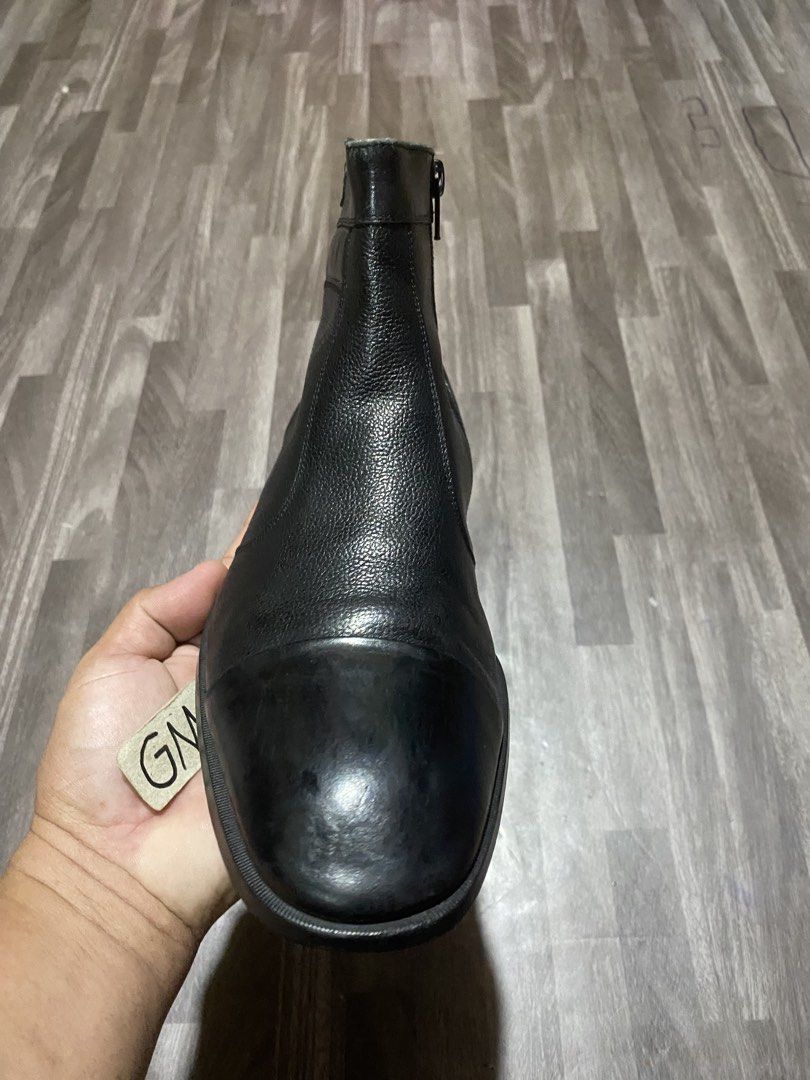 Balenciaga Mid Boots (Category: Dress Shoes) located in Cebu City. Submitted by freemoon.b85e0c (Listing ID 1462403722, Image 3). Description: Balenciaga Mid Boots Legit/2nd hand Size fits 7-7.5 us mens/25.5 cm Price 1250 plus sf Slight dragging.
