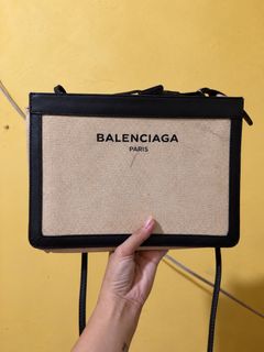 (Category: ) located in . Submitted by luxurybags.67 (Listing ID 1462335413, Image 1). Description: .
