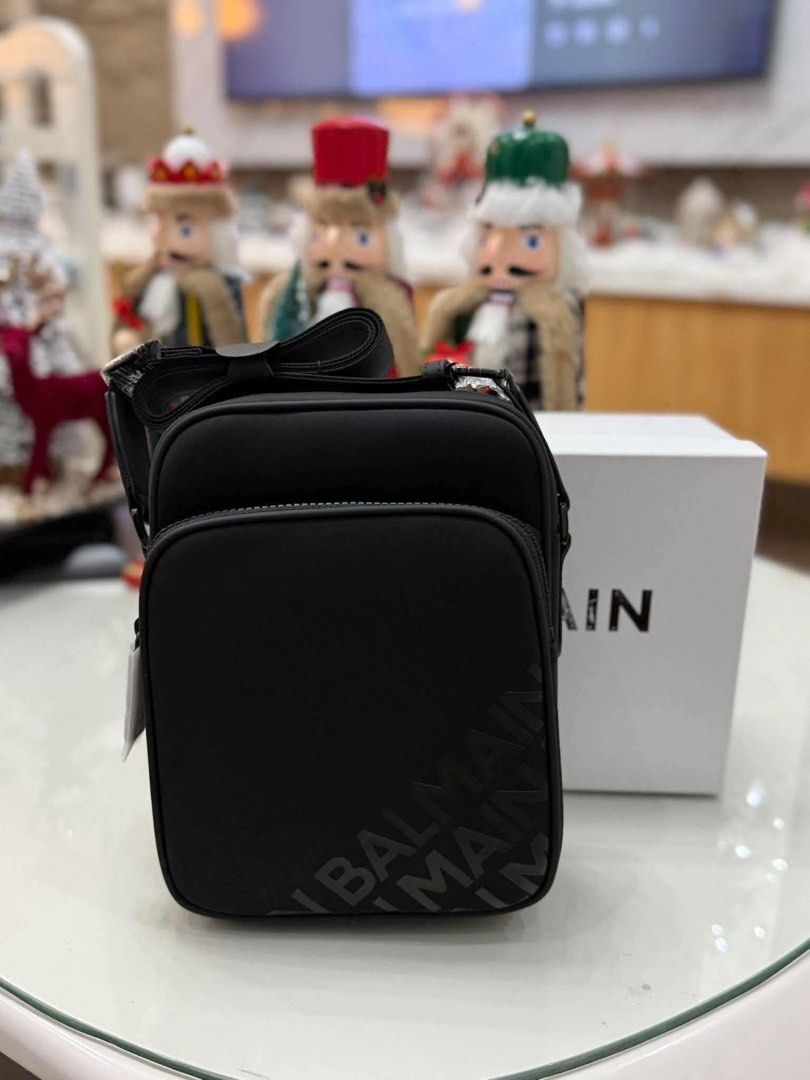 Balmain (Category: Sling Bags) located in Paranaque City. Submitted by sarahlarsson_ (Listing ID 1462318197, Image 3). Description: Bnew Onhand.