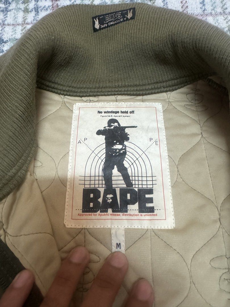 Bape Jacket (Category: Coats, Jackets and Outerwear) located in Bukit Mertajam. Submitted by edagnihlaba (Listing ID 1462394957, Image 2). Description: Clear wardrobe Offer up Rare quilted bape jacket Made in Japan Size M Condition 9/10 Recommended size S/M Ukuran to be updated Nego till let go.