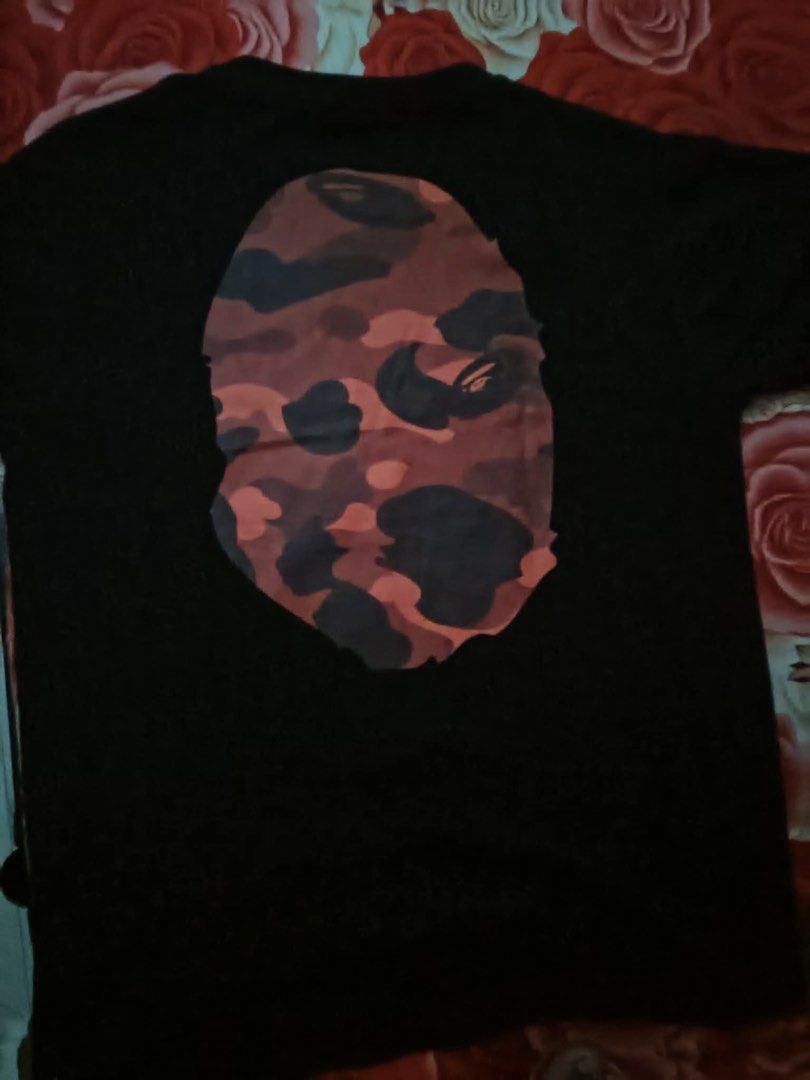 Bape Red Camou (Category: Tshirts & Polo Shirts ) located in Caloocan City. Submitted by taketaketake.huh (Listing ID 1462433456, Image 2). Description: No crakcs.