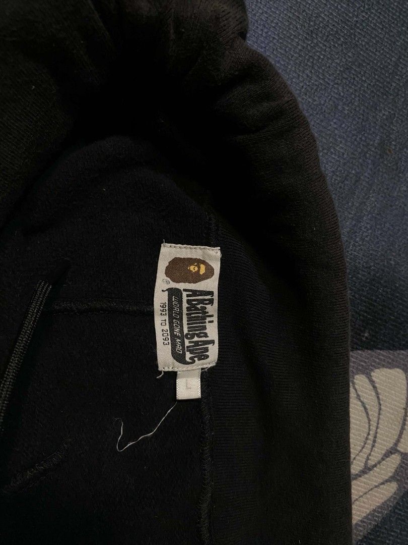 BAPE Shark Shorts (Category: Shorts) located in Quezon City. Submitted by jcrafty.co (Listing ID 1462402327, Image 3). Description: BAPE SHARK SHORT 32X21 GOOD CONDITION 📥 NOVALICHES QC AREA .