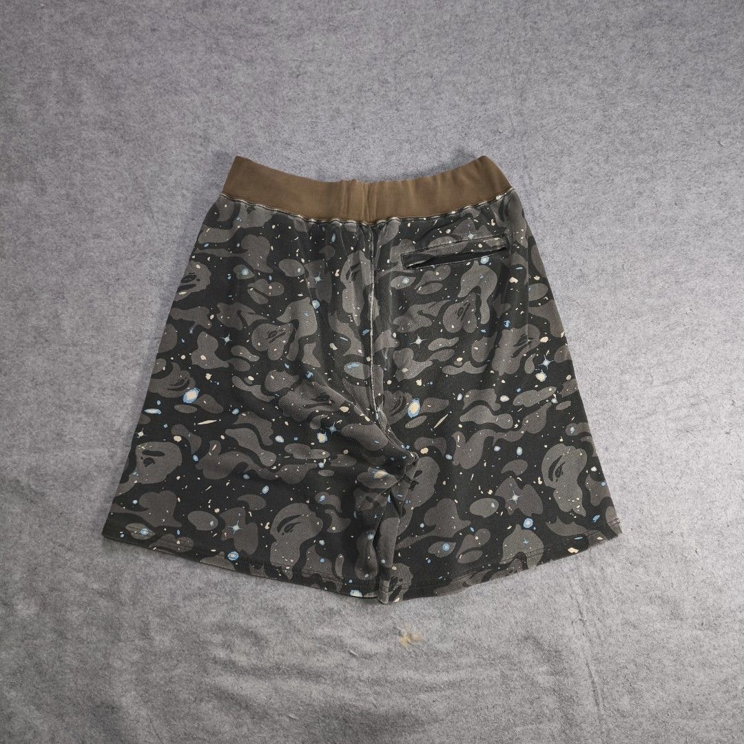 Bape Space Camouflage Sweat Shorts (Category: Activewear) located in Manila. Submitted by shykes_26 (Listing ID 1462343356, Image 3). Description: Dimensions: Waist - 36-40 Length - 22 Leg open - 15.5 Issues: Sign of use.