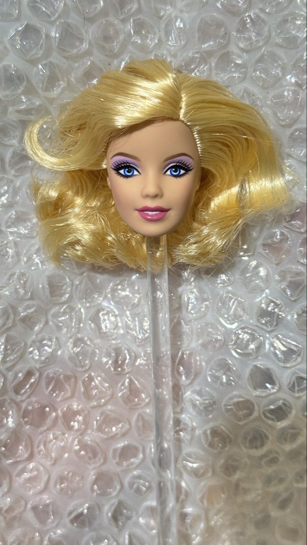 Barbie Dancing with the star head (Category: Kids Toys) located in Naga. Submitted by vanniel0 (Listing ID 1462262160, Image 3). Description: Barbie dancing with the star head.