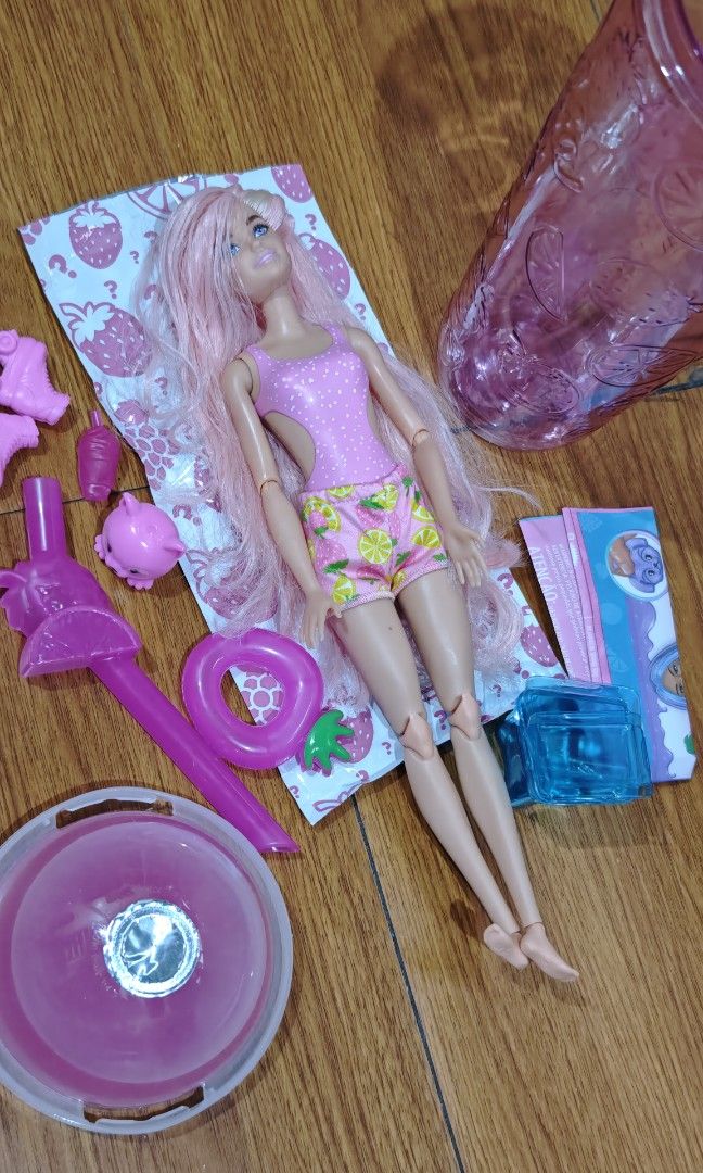 Barbie reveal (Category: Scarves) located in Pasay City. Submitted by kawaii_gurashi (Listing ID 1462390399, Image 1). Description: as is. BAWAL PO SA MASELAN will send detailed photos before shipout.