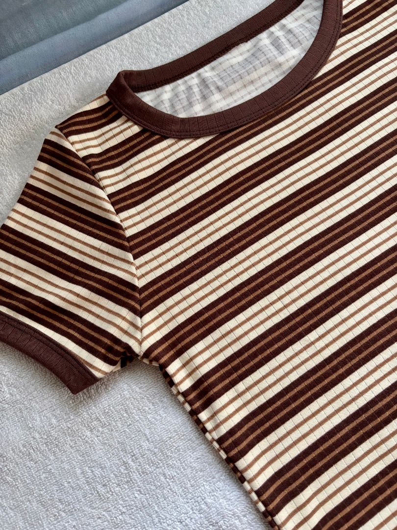 ‼️10.10. SALE‼️ Basic Striped Soft Cloud Crew Neck Ringer Tee (Brown and Cream) - Medium to Large (Category: Others Tops) located in Rizal. Submitted by loveyumiii (Listing ID 1462419248, Image 3). Description: ✨Buy 3 or more items and get a random shirt for free!!✨ FLAT LAY MEASUREMENTS Shoulders: 14 inches Bust: 17.5 inches Waist: 16.5 inches Length: 20.5 inches SIZE: Medium to Large COLOR: Brown and cream striped with solid dark brown trim PRI