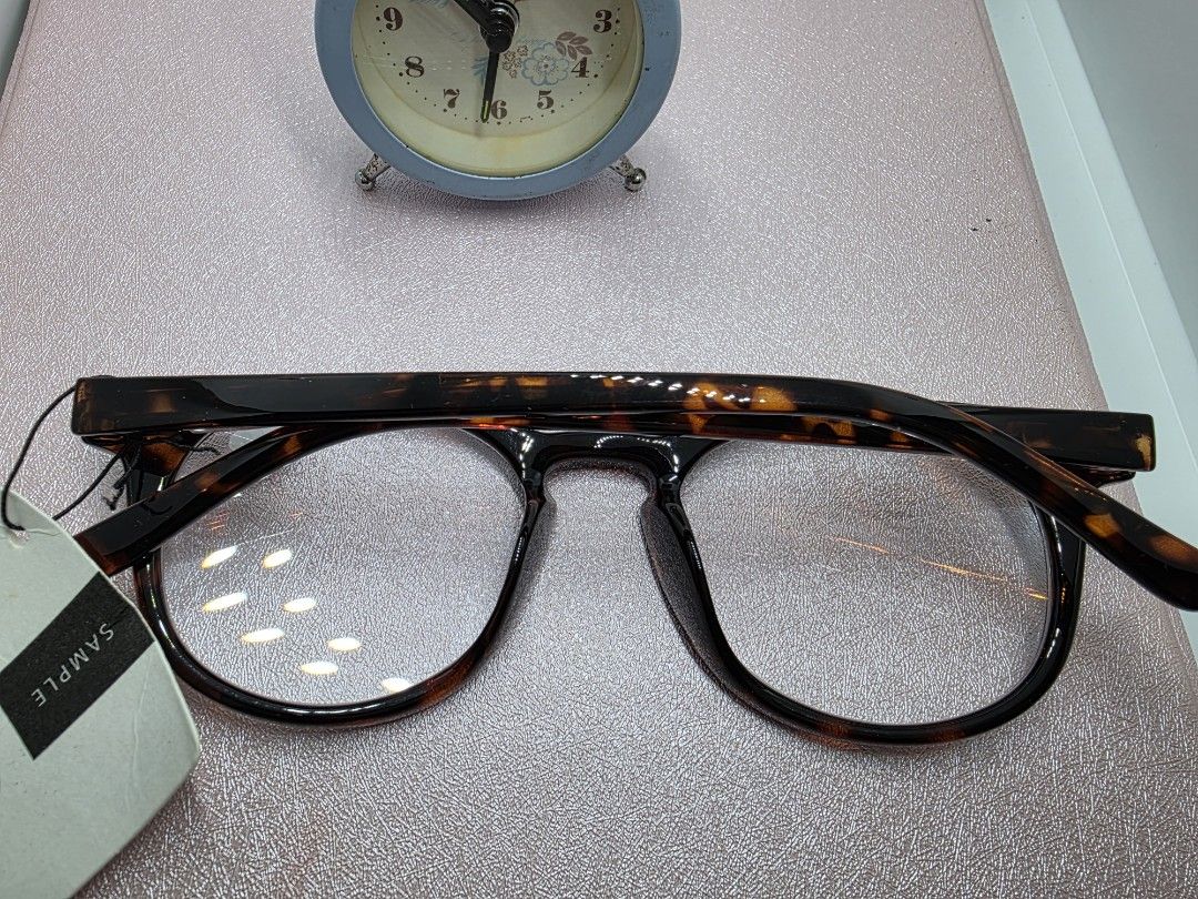 BBase HK frames (Category: Sunglasses & Eyewear) located in La Trinidad. Submitted by zasha28 (Listing ID 1462394390, Image 2). Description: Graded but replaceable frames are optical grade.