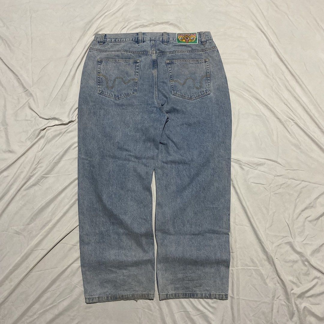 BBC ICE CREAM RUNNING DOG (Category: Jeans) located in Cebu City. Submitted by 1705.archives (Listing ID 1462372857, Image 2). Description: BBC ICE CREAM RUNNING DOG WAIST: 40 LENGTH: 44 THIGH: 15.5 HEM: 10.5 FLAWS:distress hem/need wash🧼 🏷️PRICE: 3000 (negotiable) +shipping fee.