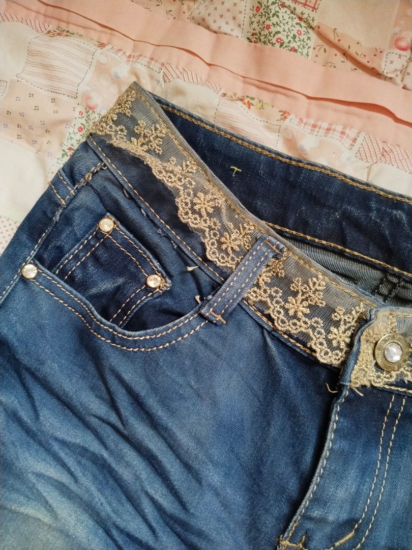 beaded jeans (Category: Jeans) located in Cebu City. Submitted by thrift_with_anjel (Listing ID 1462422457, Image 3). Description: ❀.ೃ࿔Jeans❀.ೃ࿔* 🌸Waist: 28-30 🌸Length: 38 🌷Mine: 120(AU).