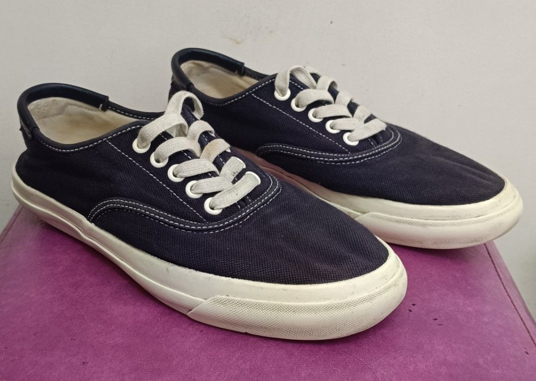 Beanpole Sneakers (Category: Sneakers) located in Davao. Submitted by naxarugal (Listing ID 1462269739, Image 2). Description: ukay source may heel and toe drag size M 8.5 / 25 cm.