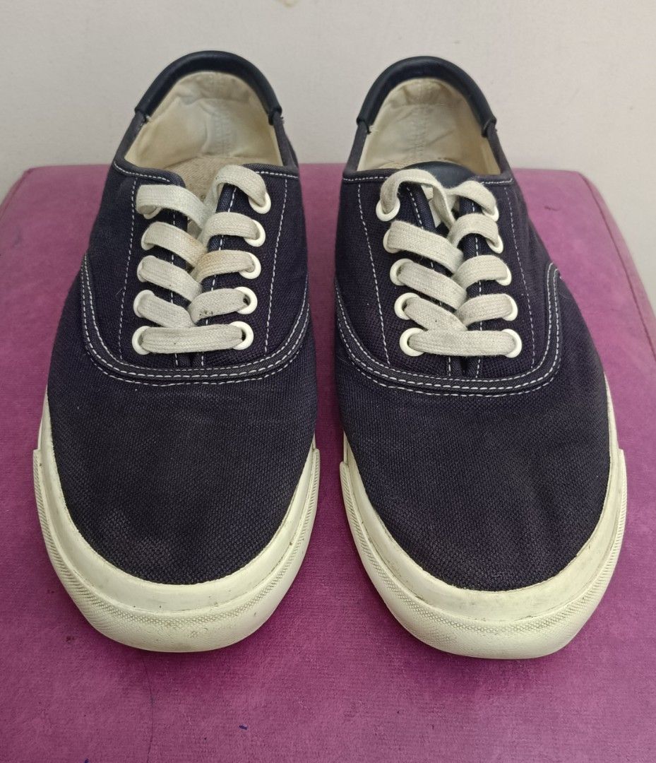 Beanpole Sneakers (Category: Sneakers) located in Davao. Submitted by naxarugal (Listing ID 1462269739, Image 1). Description: ukay source may heel and toe drag size M 8.5 / 25 cm.