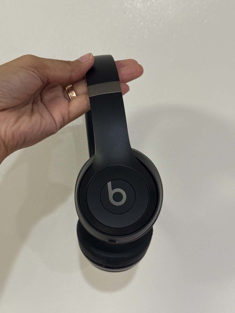 Beats Solo 4 Headphones Black (Category: Headphones & Headsets) located in Quezon City. Submitted by japanoink (Listing ID 1462390292, Image 3). Description: - Beats Solo 4 Headphones (Black) - Includes original packaging - Comes with carrying case - Includes audio cable - Includes charging cable - Folds for easy portability - Delivers great sound quality.