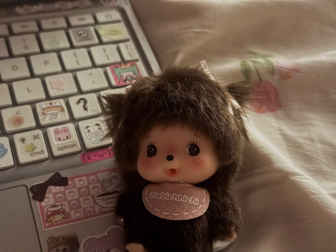 Bebichhichi (Category: Designer & Blind Box Toys) located in Mandaluyong City. Submitted by mewkwest (Listing ID 1462429727, Image 3). Description: makati loc.