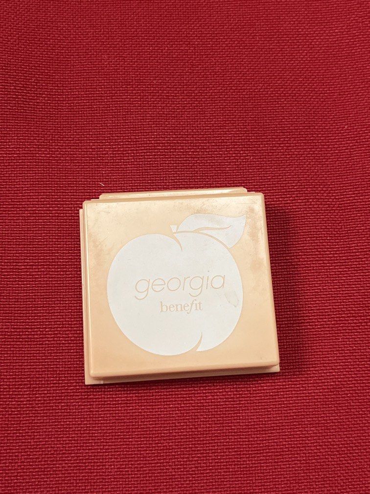 BENEFIT GIORGIA BLUSH (Category: Makeup) located in Manila. Submitted by luxeclassyshop (Listing ID 1462264340, Image 1). Description: BENEFIT GIORGIA BLUSH Golden peach blush Mini No box part of the set 4g Original .