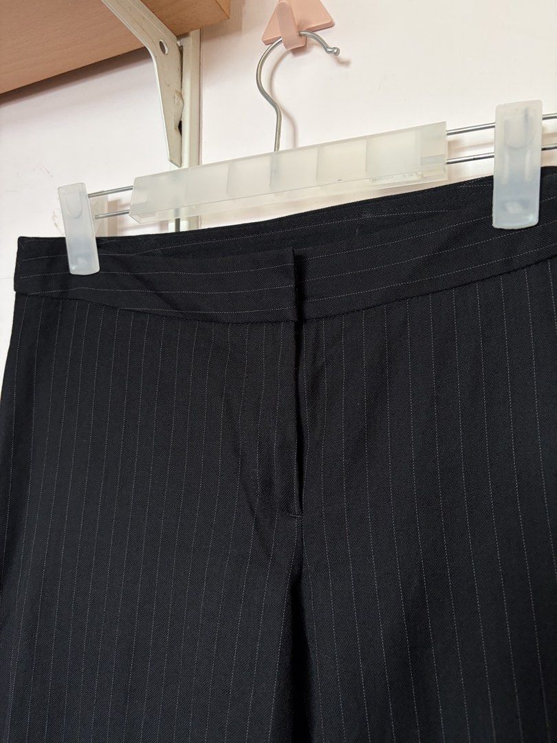 Benetton Pinstripe Wideleg Pants (Category: Other Bottoms) located in Tayug. Submitted by deklutter_ (Listing ID 1462299412, Image 2). Description: Can pass as brand new Mid rise 50% cotton 50% wool Waist 30 inches, length 36.5 inches Hook and eye with button No issues ‼️Pls haggle responsibly. All items re priced according to their overall condition..