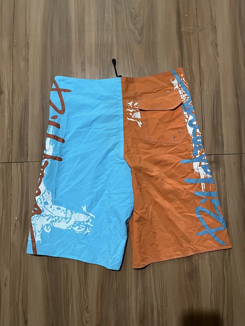 Billabong two-tone boardshorts (Category: Shorts) located in Quezon. Submitted by shirthappens01 (Listing ID 1462382650, Image 3). Description: .