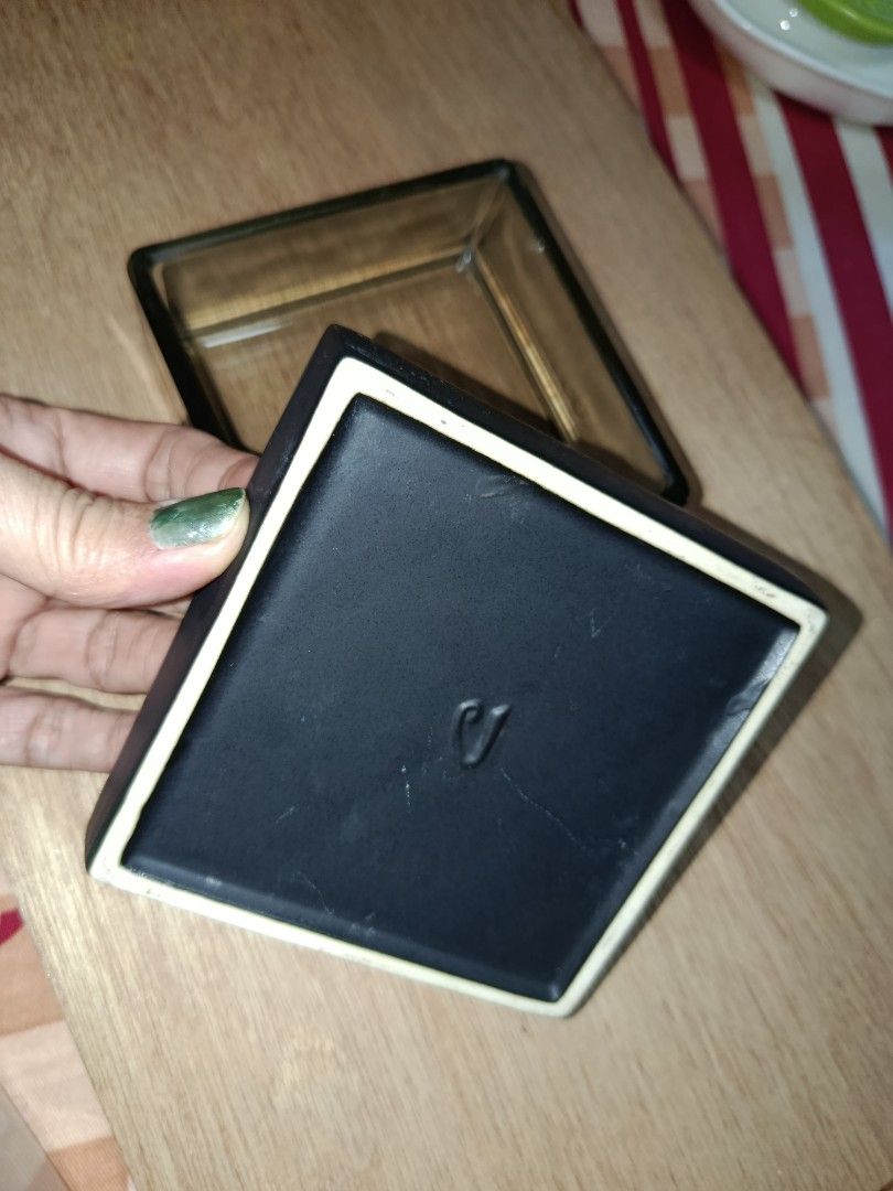 Black Ceramic Food keeper (Category: Dinnerware & Cutlery) located in Quezon City. Submitted by kristal68 (Listing ID 1462363504, Image 3). Description: .