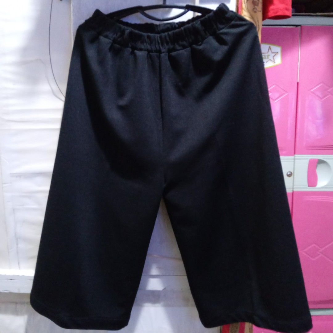 Black Garterized Waist Pants (Category: Other Bottoms) located in Manila. Submitted by cian.collectives (Listing ID 1462379102, Image 1). Description: ✨ Title: Black Garterized Waist Pants Description: Never used. Fit to M-XXXL, 24inches length, very comfortable to wear. Price: 150.00 Flaws: none Payment Methods: Gcash, Maya (Payment First - No COD) 📍 Note: PLEASE MANAGE YOUR EXPECTATIONS, PRELOVED ITEMS, NO CANCELLATION. Feel free to message me