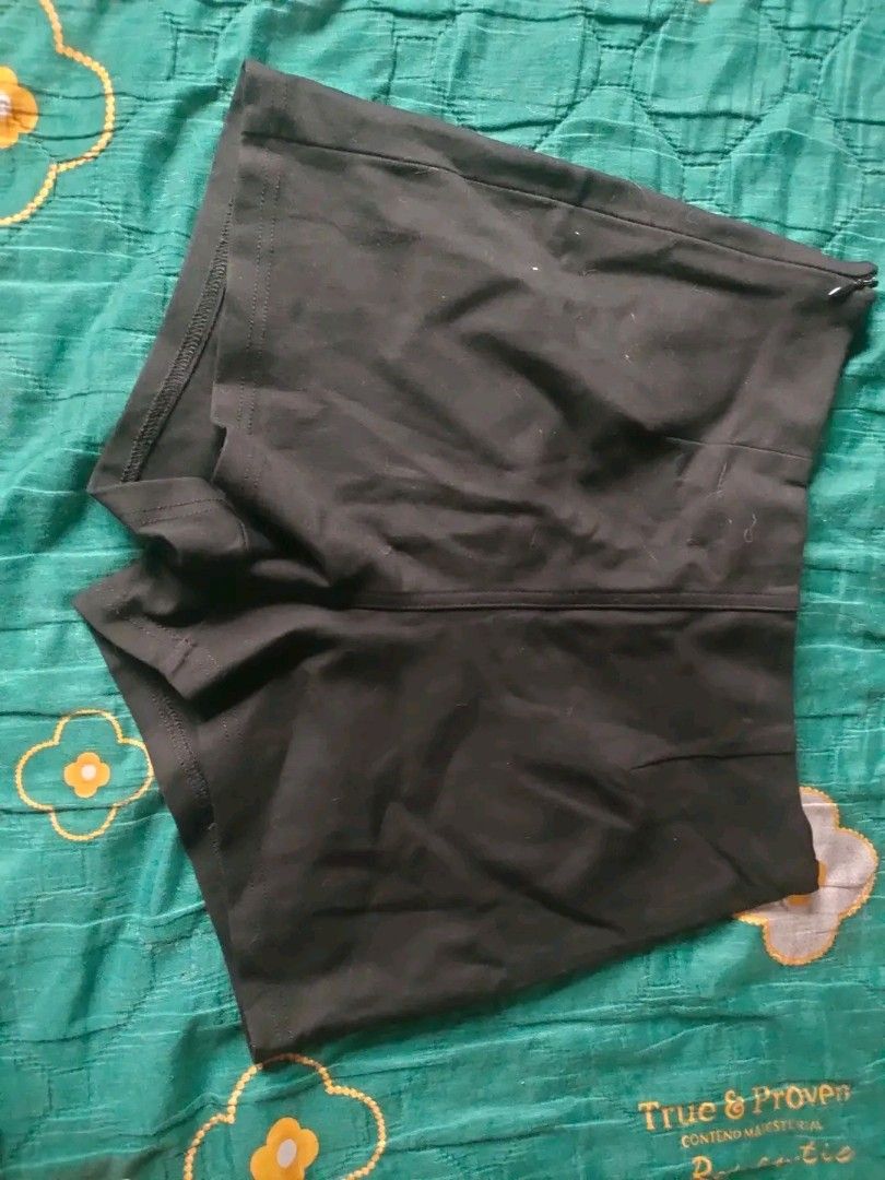 Black High Waisted Leggings (Category: Other Bottoms) located in Quezon City. Submitted by akxcollections_ (Listing ID 1462262311, Image 1). Description: .
