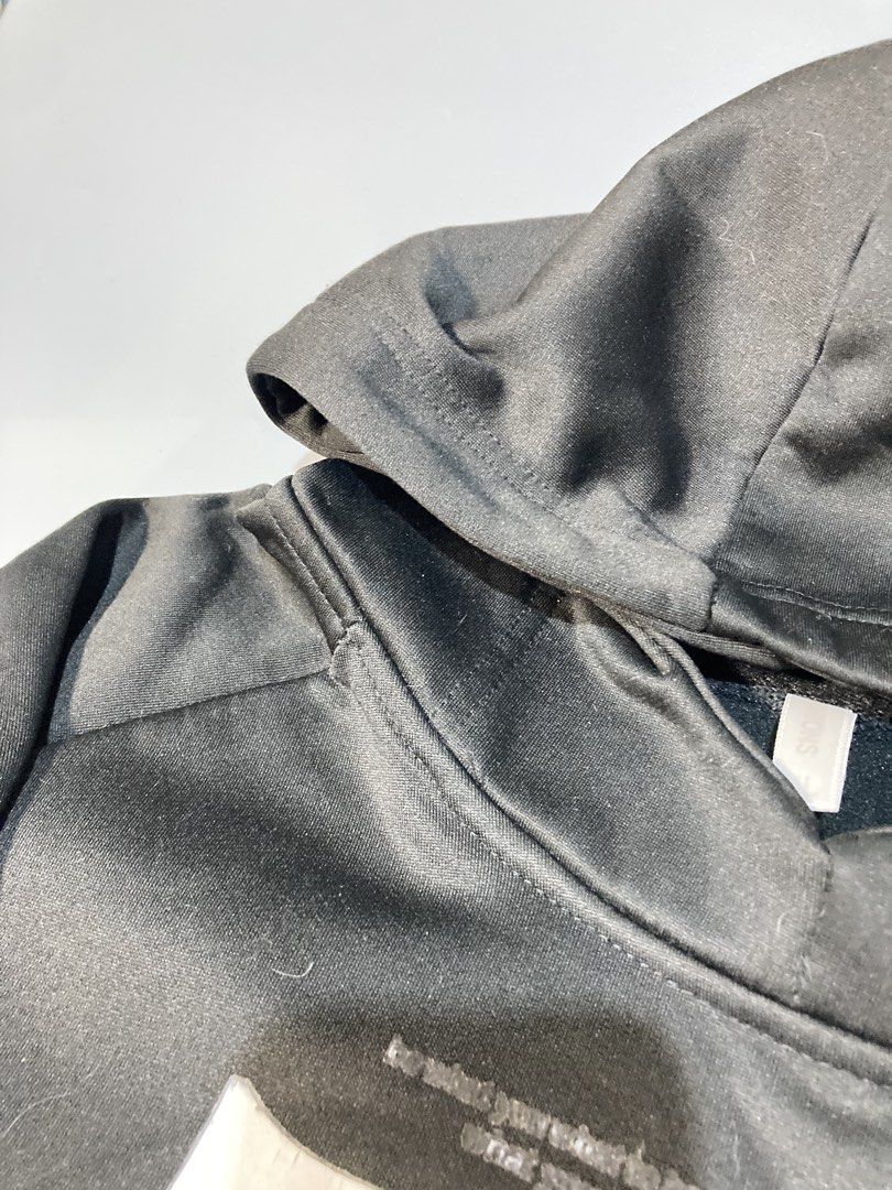 Black hoodie jacket (Category: Hoodies) located in Manila. Submitted by prelovedstoreforyou (Listing ID 1462392424, Image 2). Description: .