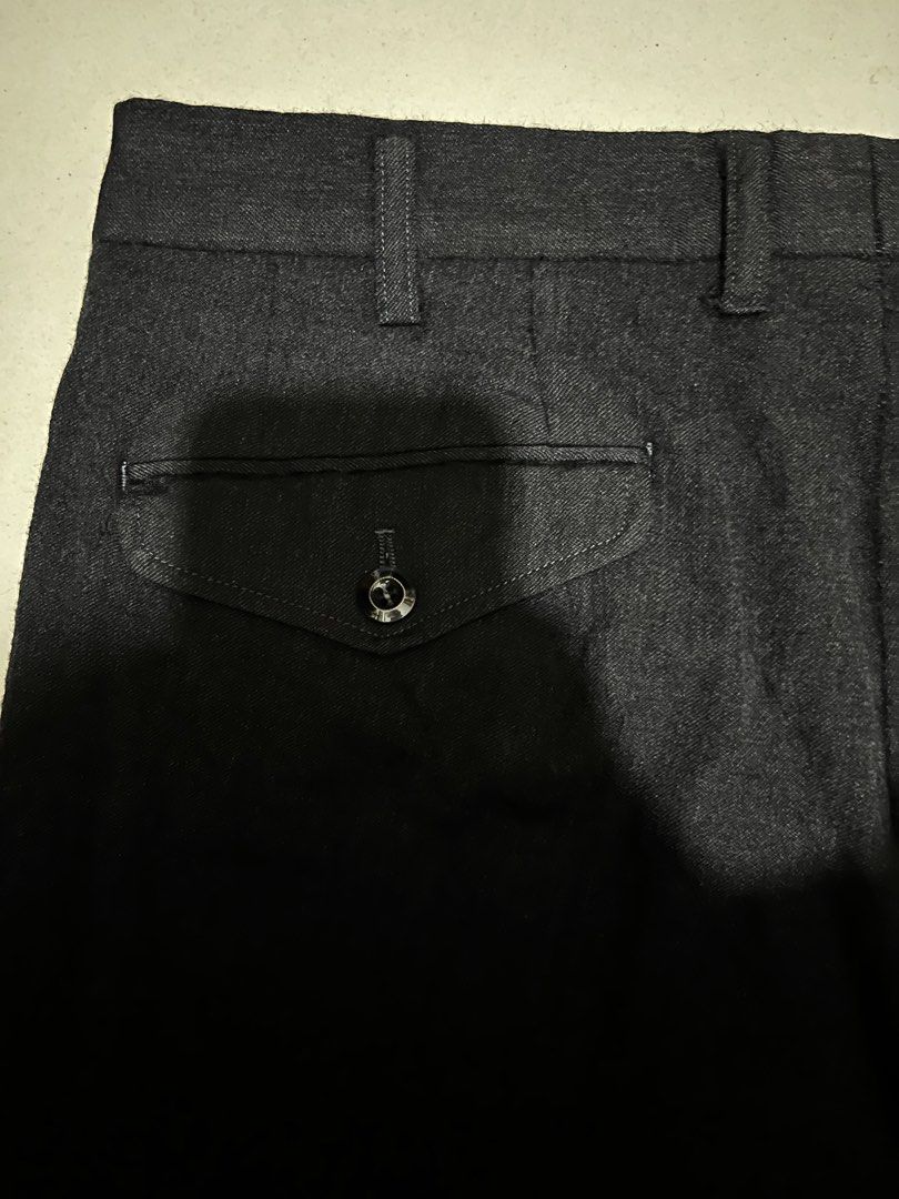 Black Pleated Trousers (Category: Trousers) located in Tuguegarao City. Submitted by desuu_ (Listing ID 1462388918, Image 3). Description: - black trousers - Pleated front - Classic fit, suitable for smart casual or work wear - Button and zip closure - L 39 W 16.