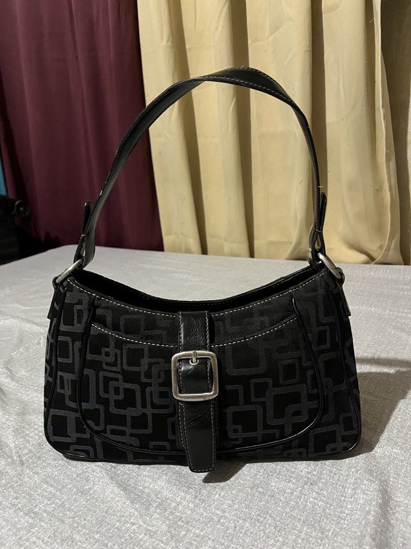 Black Shoulder Bag with Geometric Pattern (Category: Shoulder Bags) located in Manila. Submitted by az0r_ (Listing ID 1462410052, Image 1). Description: - Stylish black shoulder bag - Unique all-over geometric pattern - Front buckle detail - Genuine leather strap and trim - Silver hardware - Ideal for daily use - Fits your essentials.