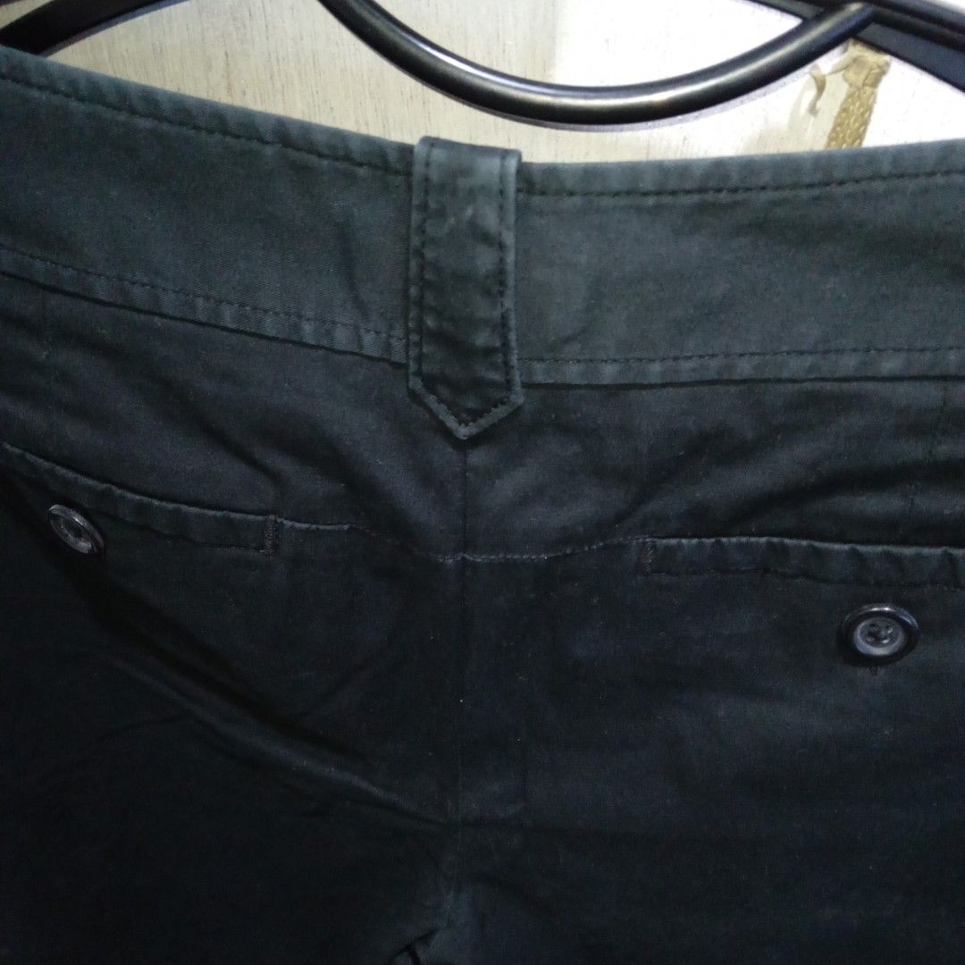 Black Tailored Shorts (Category: Shorts) located in Manila. Submitted by cian.collectives (Listing ID 1462381278, Image 3). Description: ✨ Title: Black Tailored Shorts Description: Detailed and fashionable shorts. Has 2 pockets, fit to L-XL, Thick and great fabric. Perfect for comfy and casual wear. Price: 150.00 Flaws: none Payment Methods: Gcash, Maya (Payment First - No COD) 📍 Note: PLEASE MANAGE YOUR EXPECTATIONS, PRELOVED ITEMS, NO CANCELLA