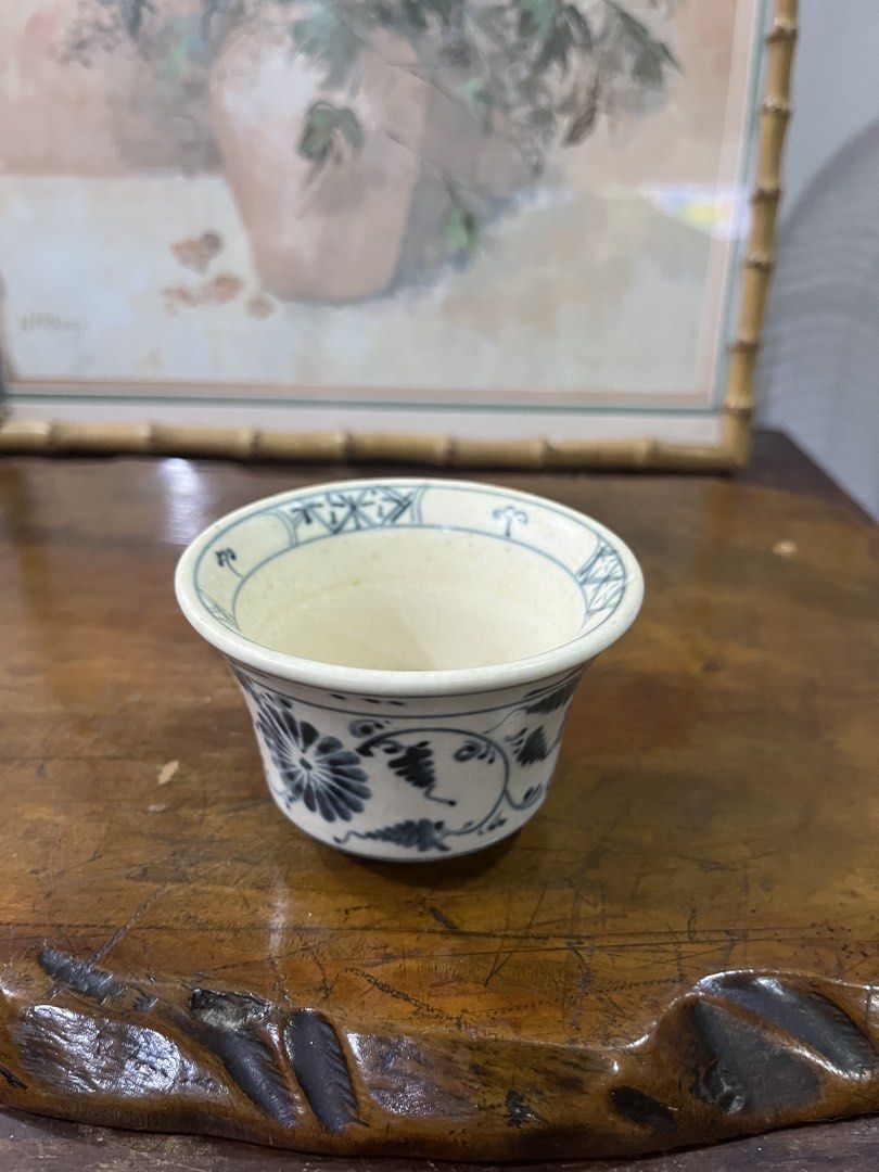 Blue and White Floral Ceramic Cup (Category: Coffee & Tea Tableware) located in Taguig. Submitted by minmin_parker (Listing ID 1462371346, Image 2). Description: - Classic blue and white ceramic cup - Features delicate floral designs - Ideal for enjoying tea or as a decorative accent - Adds a touch of vintage charm to your space - Dimensions: Approx. X inches tall, Y inches wide.