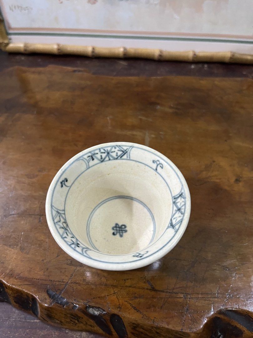 Blue and White Floral Ceramic Cup (Category: Coffee & Tea Tableware) located in Taguig. Submitted by minmin_parker (Listing ID 1462371346, Image 3). Description: - Classic blue and white ceramic cup - Features delicate floral designs - Ideal for enjoying tea or as a decorative accent - Adds a touch of vintage charm to your space - Dimensions: Approx. X inches tall, Y inches wide.