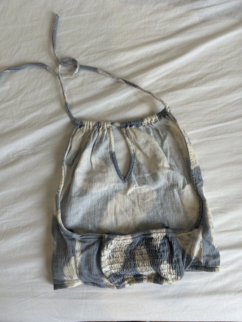 Blue beach backless top (Category: Sleeveless) located in Quezon City. Submitted by usercdam (Listing ID 1462278842, Image 3). Description: Beach top Backless With tie Fits xxs to xs .