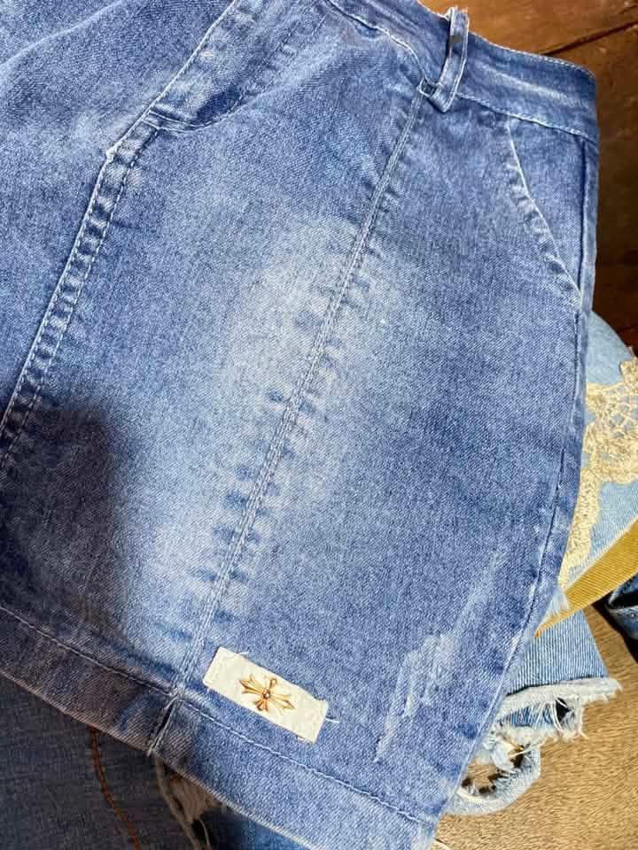 Blue Denim Mini Skirt with Distressed Details (Category: Skirts) located in Paranaque City. Submitted by golden_jinkay (Listing ID 1462421987, Image 3). Description: -Waist:28-30 -Lenght:15 - Cute blue denim mini skirt - Features distressed details on hem and pockets - Waistband size tag: W:28-30 L:15 - Fun and easy to pair with various tops for a casual look.
