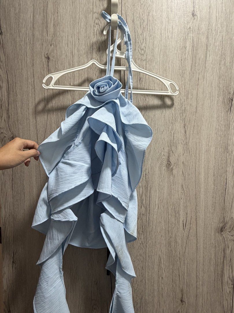 Blue Ruffled Backless Top (Category: Others Tops) located in Manila. Submitted by raeth (Listing ID 1462305807, Image 1). Description: .