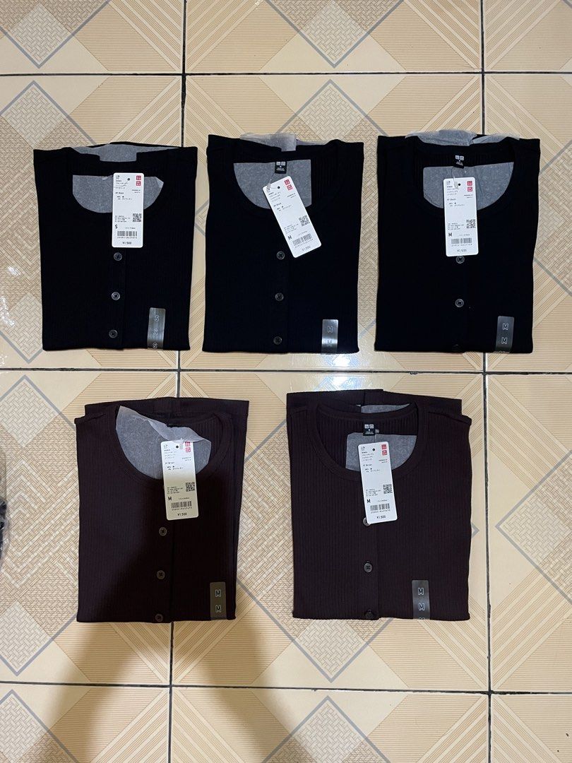 BNEW UNIQLO FRONT - OPEN SHELL TOP SLEEVELESS (Category: Sleeveless) located in Baguio. Submitted by smc_haul (Listing ID 1462327479, Image 3). Description: ONHAND PINAS🫶 📌BNEW UNIQLO FRONT - OPEN SHELL TOP SLEEVELESS 📌AVAILABLE SIZES: •BLACK - SMALL & MEDIUM •BROWN - MEDIUM 420 EACH ONLYY‼️.