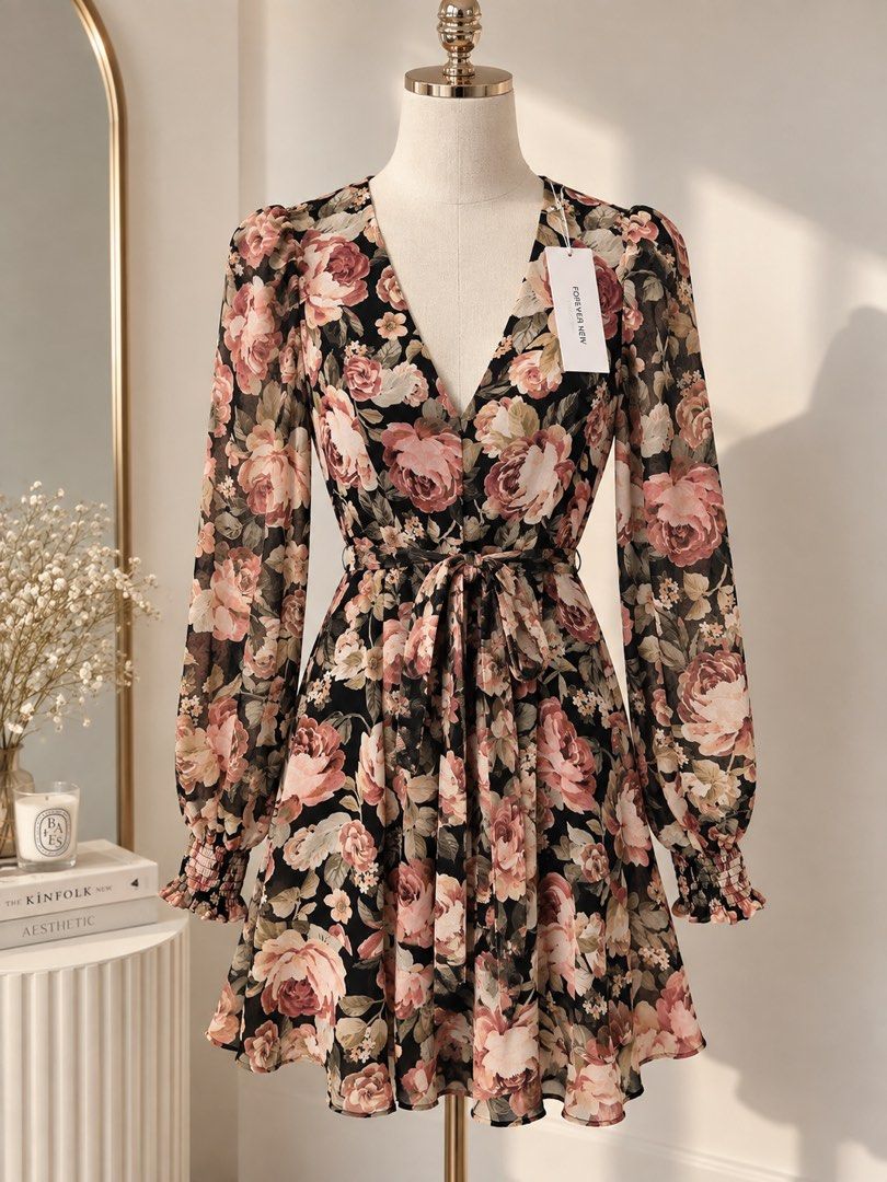 BNWT Forever New Printed Floral (Category: Dresses) located in Manila. Submitted by theopal (Listing ID 1462410561, Image 1). Description: Size: XS on tag but can fit to Medium Neckline:Low-cut v-neck Collar:Volant collar Fastening:Button Sheer:Semi-sheer Pattern:Floral Details:Belt not included.