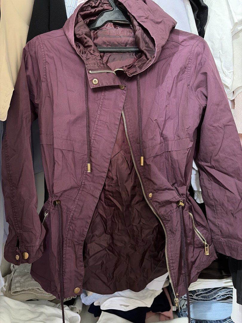Bny Jeans Premium Collection Outer Wear Jacket Size S (Category: Coats, Jackets and Outerwear) located in Lucena. Submitted by mademoisellemd (Listing ID 1462330176, Image 1). Description: - Burgundy Bny Jeans jacket - Premium collection outerwear - Hood with drawstring waist - Zip and button closure - Two front zip pockets - Size: S - Ideal for layering.