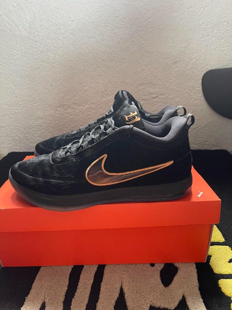 Book 2 Haven (Category: Sneakers) located in Makati City. Submitted by threadsfordays (Listing ID 1462430955, Image 1). Description: Authentic Used once Sz 12 ₱5000 Mandaluyong area.