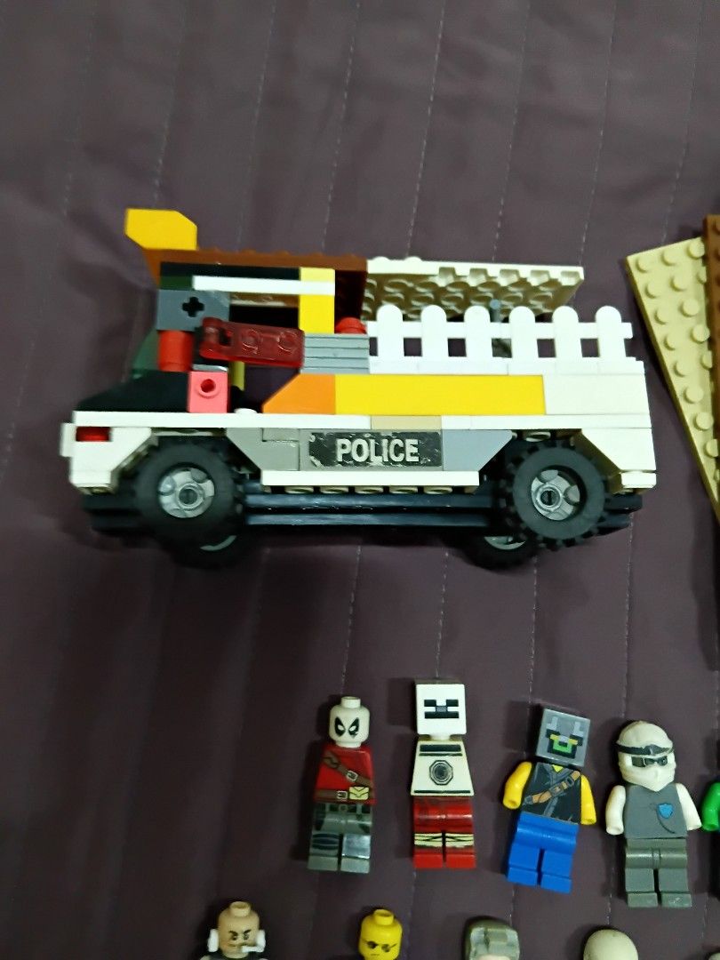 Bootleg lego and Knock Off Lot (Category: Lego & Building Sets) located in Quezon City. Submitted by coffeeyuki56158 (Listing ID 1462291729, Image 2). Description: bootleg lego and knock off lot sold as set po , as is good for collectors and builders , kahit bootleg lego , may mga base board , may mga tao na walang ulo at kamay , may mga parang weapons pa po kasama and mga vehicle , check all photos po thank you qc areas meet ups can be shipped n