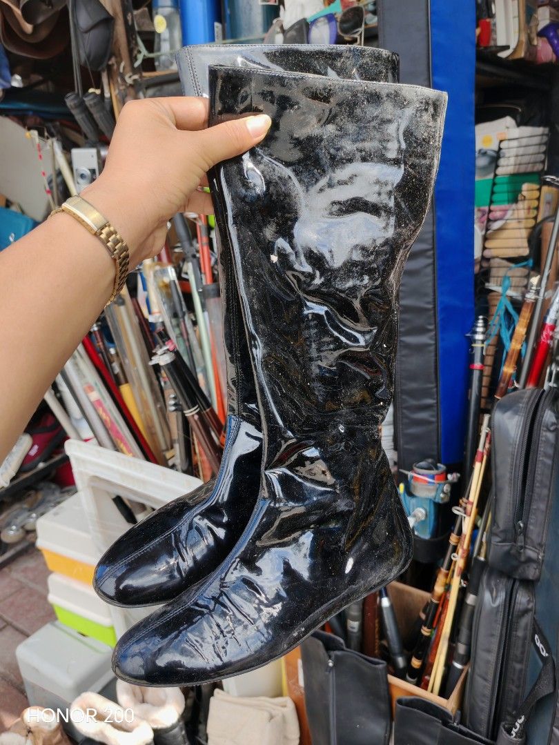 Boots (Category: Boots) located in Manila. Submitted by mariceloch01539 (Listing ID 1462267786, Image 3). Description: 400 pesos each Surplus items.