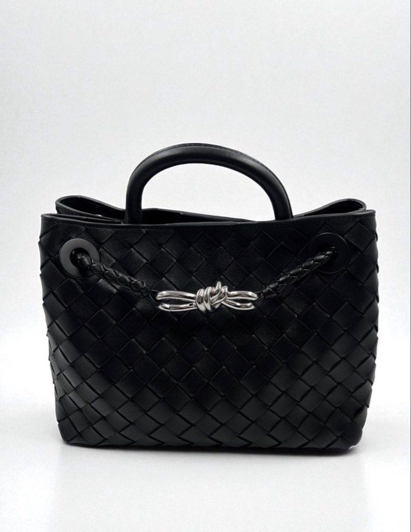 ⚜️Bottega Andiamo Small bag (Category: Luxury Bags & Wallets) located in Makati City. Submitted by 90sangel (Listing ID 1462391377, Image 2). Description: •Item: Bottega Veneta small bag in silver hardware ♾️ •Size: Small •Condition: Gently Used, Good as New *Includes dustbag, authenticity cards and paperbag. Giftable, no hidden issues! 🇯🇵 SALE 🏷️.