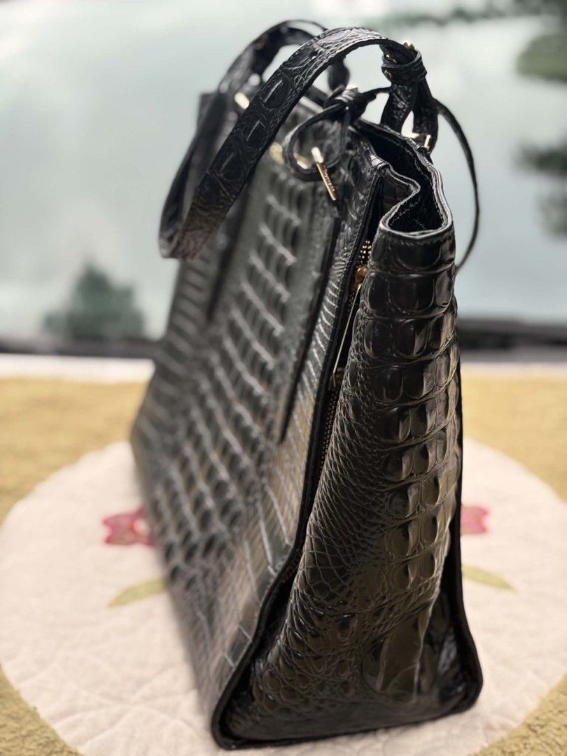 Brahmin Black Croc Embossed Leather Tote Bag (Category: Luxury Bags & Wallets) located in Quezon City. Submitted by chadbalinjit (Listing ID 1462292581, Image 3). Description: - Genuine Black Brahmin Tote Bag - Luxurious Croc Embossed Leather - Spacious Interior for Essentials - Secure Zipper Closure - Elegant Gold Hardware Details - Proudly Made in the USA - Includes Authenticity Cards bought this for 20k+ ‼️now selling 6k na lang‼️ - LOTS OF CO