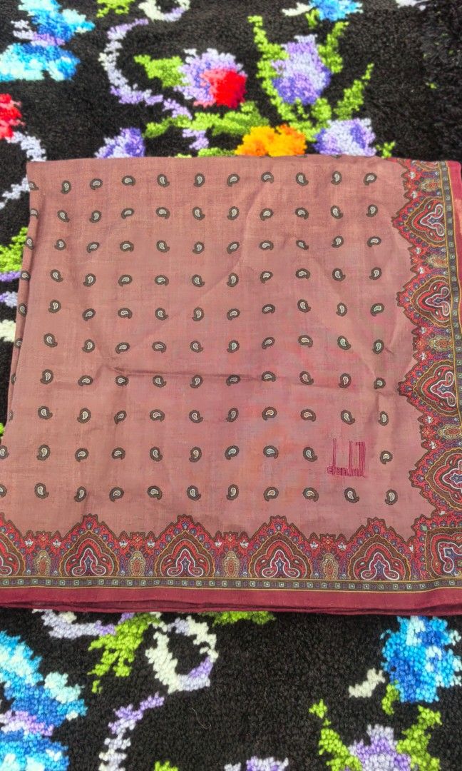 Brand New Dunhill Hanky (Category: Activewear) located in Tuguegarao City. Submitted by zenphoenix-7ad615 (Listing ID 1462328473, Image 1). Description: Brand new Hanky Dunhill.