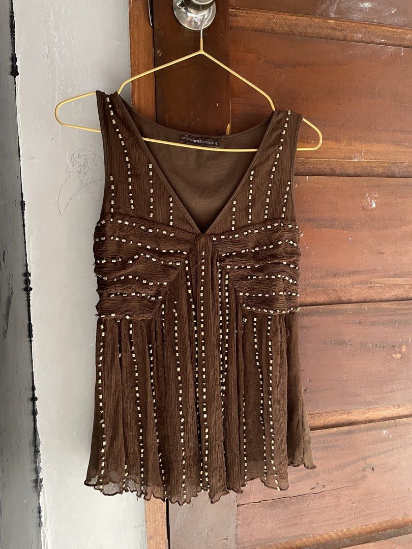 brown top (Category: Sleeveless) located in Meycauayan. Submitted by fae.trove (Listing ID 1462278633, Image 1). Description: .