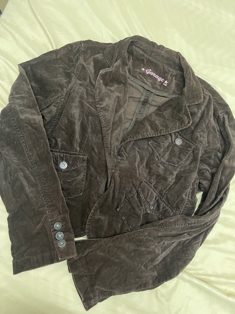 BROWN Y2K VELVET JACKET (Category: Coats, Jackets and Outerwear) located in Concepcion. Submitted by wowsinigangmix (Listing ID 1462415205, Image 2). Description: GARAGE Y2K JACKET COLOR BROWN SIZE M-L SLIGHTLY USED.