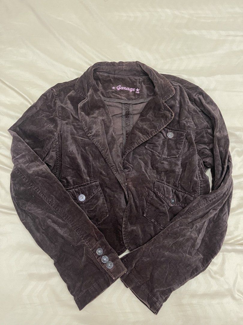 BROWN Y2K VELVET JACKET (Category: Coats, Jackets and Outerwear) located in Concepcion. Submitted by wowsinigangmix (Listing ID 1462415205, Image 1). Description: GARAGE Y2K JACKET COLOR BROWN SIZE M-L SLIGHTLY USED.