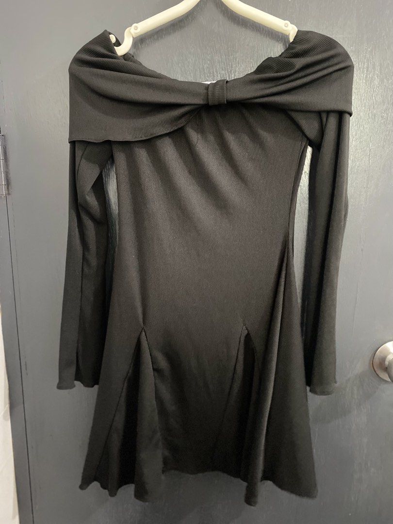 BSCO Valerie Flowy Dress (Category: Dresses) located in Manila. Submitted by cieedeclutters (Listing ID 1462339557, Image 1). Description: Color: Black Size: Small Used Once.