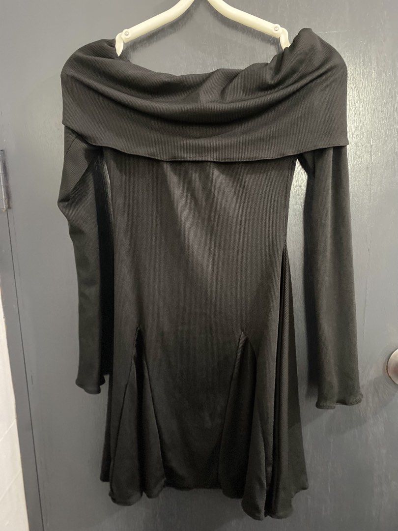 BSCO Valerie Flowy Dress (Category: Dresses) located in Manila. Submitted by cieedeclutters (Listing ID 1462339557, Image 2). Description: Color: Black Size: Small Used Once.