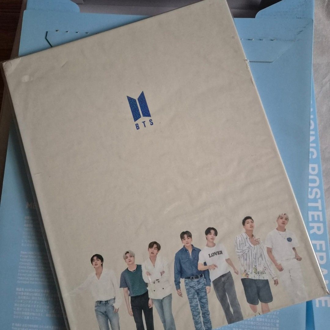 BTS ARMY Membership MERCH BOX #4 (Category: K-Wave Merchandise) located in Quezon City. Submitted by bravewaters (Listing ID 1462306996, Image 2). Description: Complete inclusions In mint condition Inclusions: Weverse Magazine / Poster / Poster Folder / Hanging Poster Frame / Table Photo Mirror / Suede String / Manual.