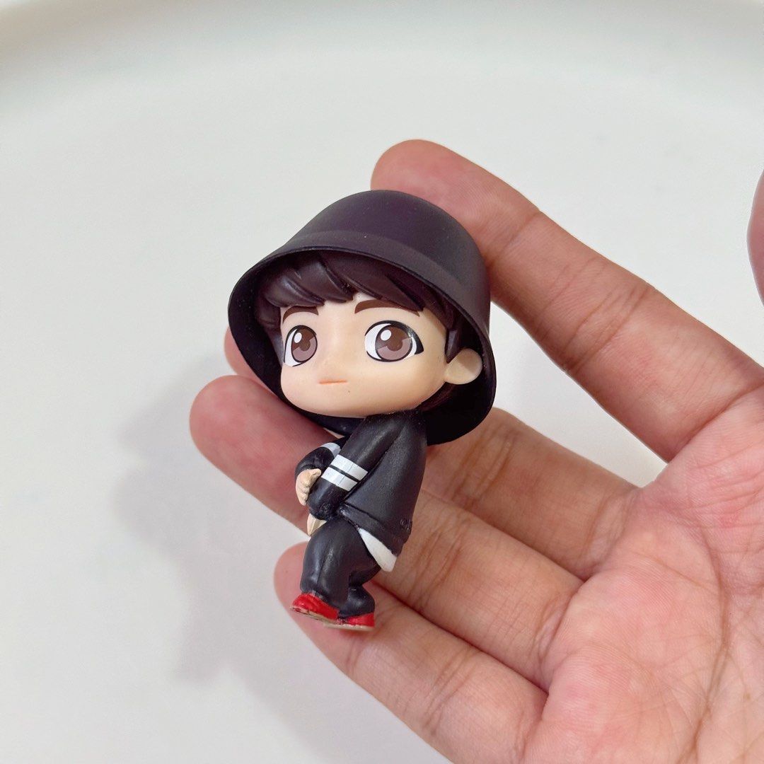 BTS Tiny Tan “Jungkook” Mini Figure (Category: Designer & Blind Box Toys) located in Manila. Submitted by ashyyel_ (Listing ID 1462430933, Image 2). Description: no standee only.